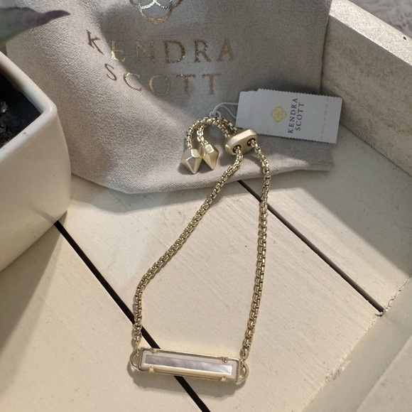 Kendra Scott Gold Chain Bracelet with White Pendant - Picture 2 of 5